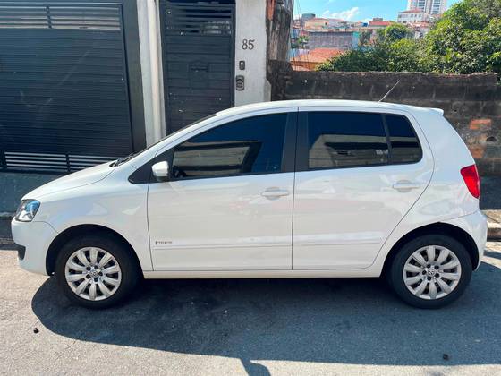 VOLKSWAGEN FOX 1.0 MI SELEÇÃO 8V FLEX 4P MANUAL VOLKSWAGEN FOX 1.0 MI SELEÇÃO 8V FLEX 4P MANUAL